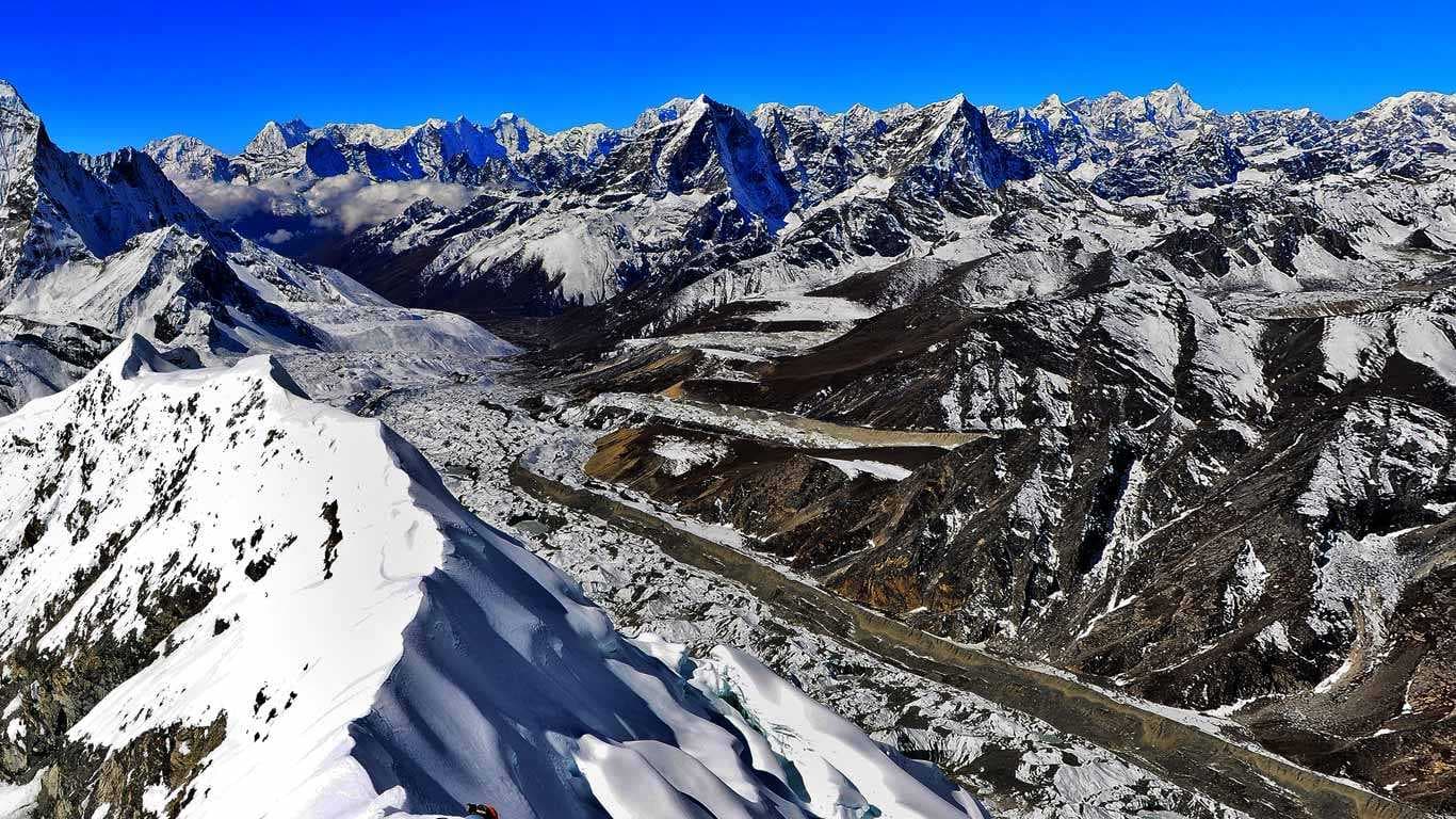 Island Peak Climb Budget Service