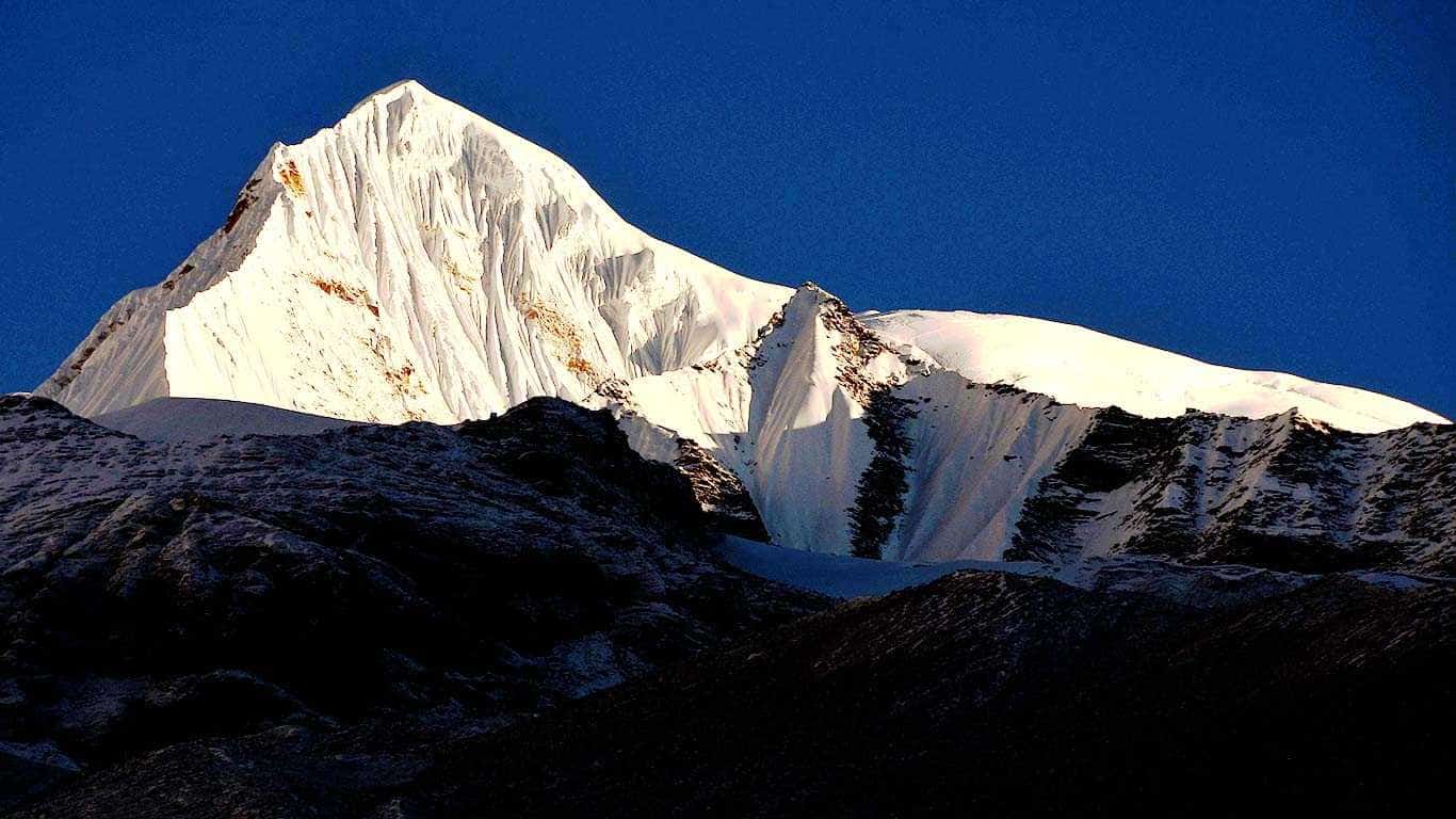 Singu Chuli Peak Climb